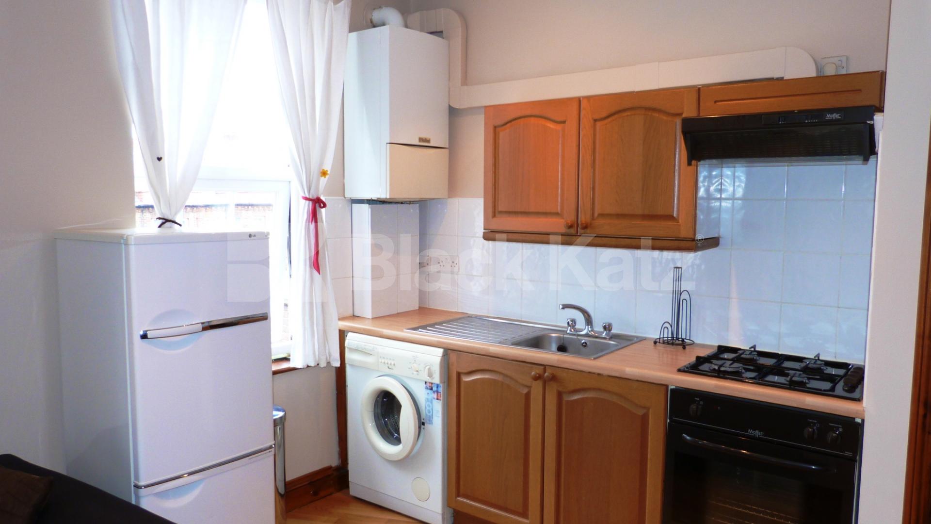 			Hollywood Green!, 2 Bedroom, 1 bath, 1 reception Flat			 Wood Green High Street, Wood Green