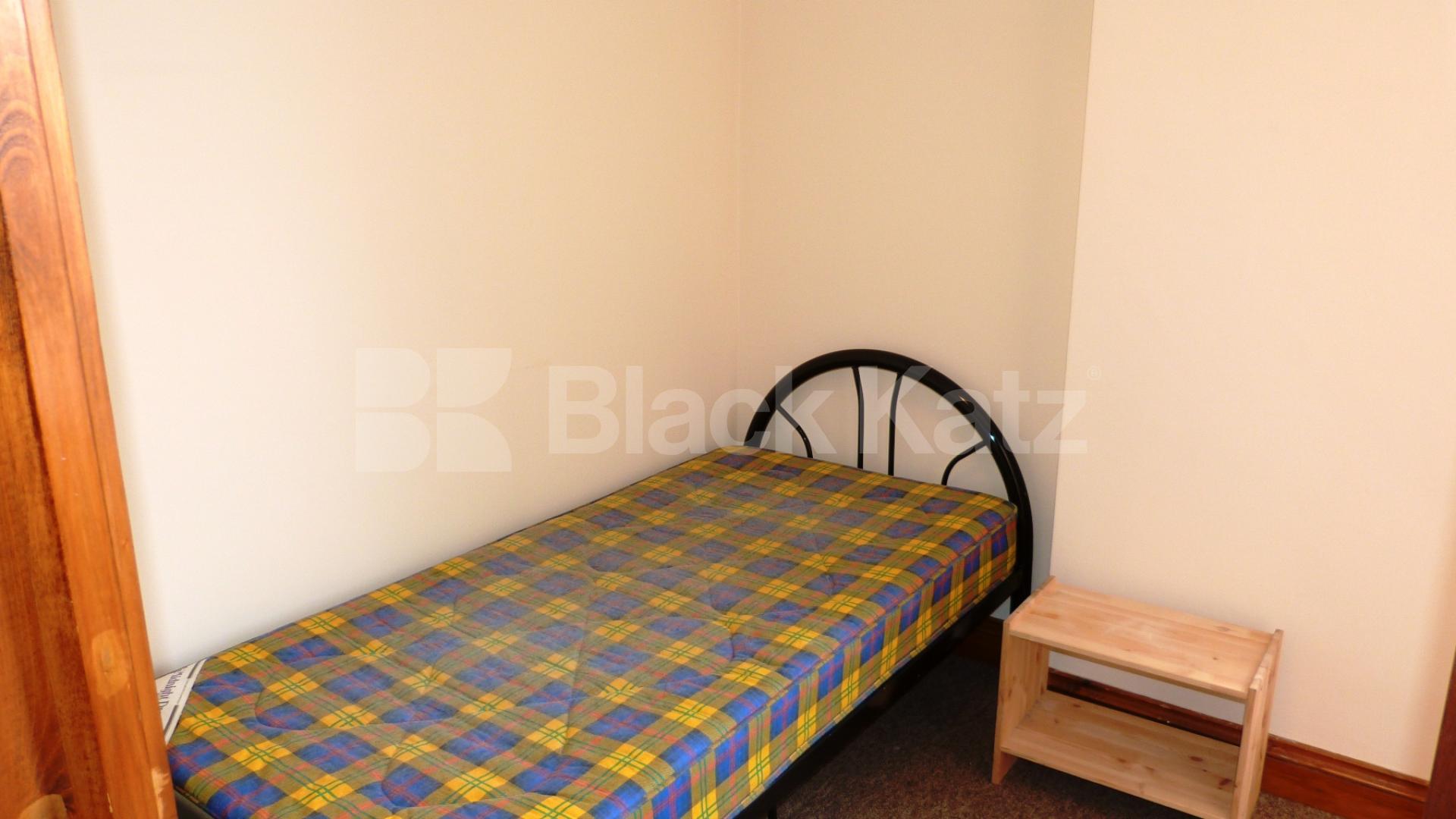 			Hollywood Green!, 2 Bedroom, 1 bath, 1 reception Flat			 Wood Green High Street, Wood Green