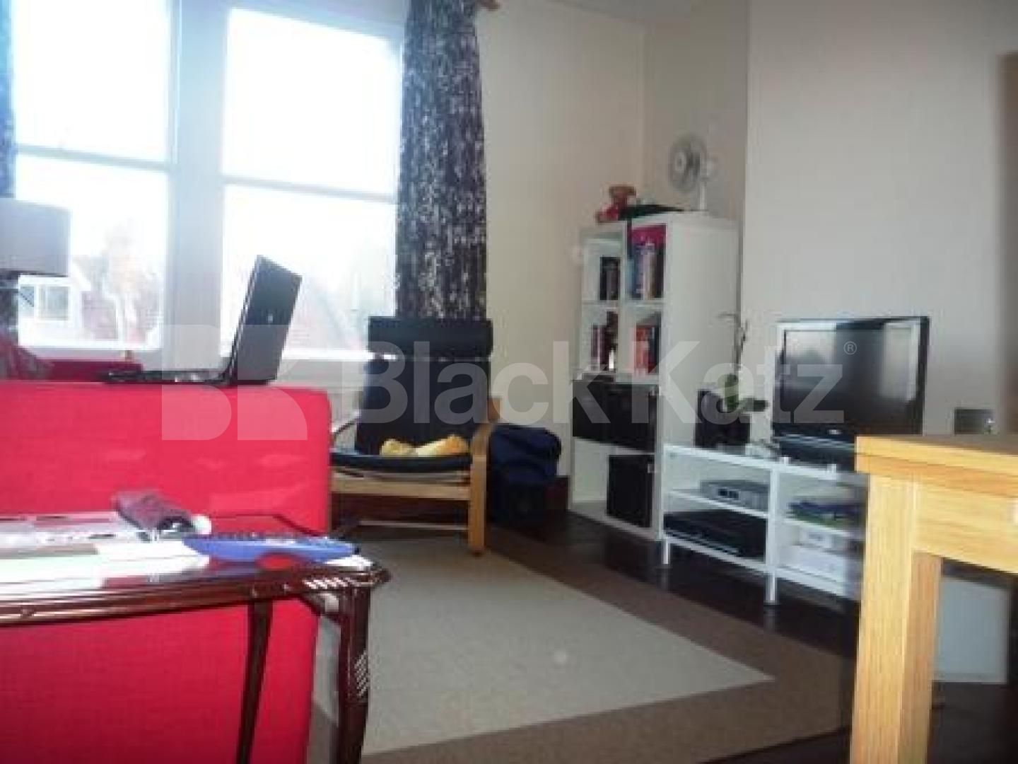 			2 Bedroom, 1 bath, 1 reception Flat			 Ferme Park Road, Crouch End