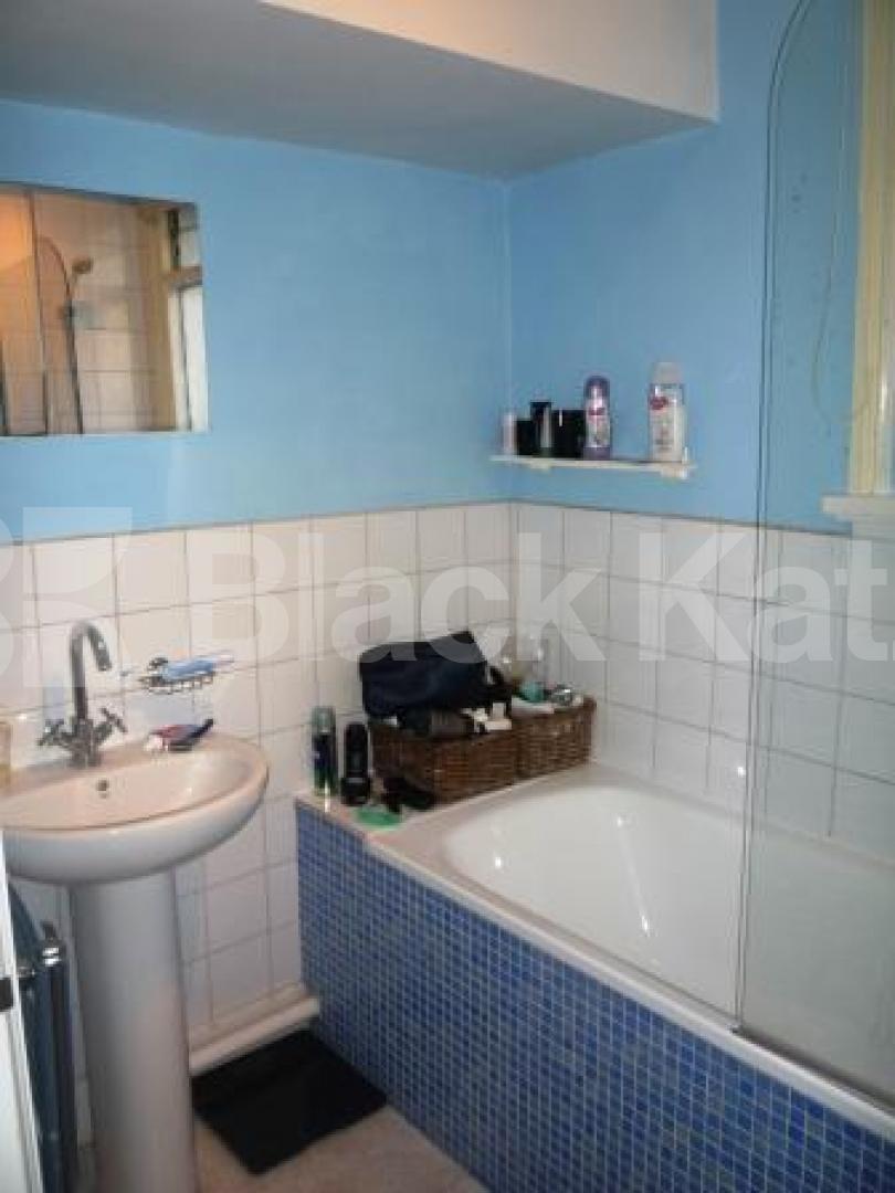 			2 Bedroom, 1 bath, 1 reception Flat			 Ferme Park Road, Crouch End