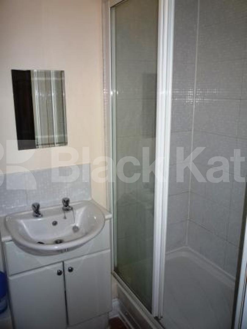 			Available Start of August!, 2 Bedroom, 1 bath, 1 reception Flat			 Wightman road, HORNSEY N8