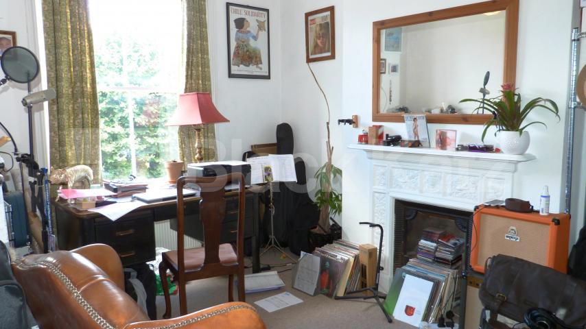 			NEW INSTRUCTION!, 2 Bedroom, 1 bath, 1 reception Flat			 Drylands Road, CROUCH END N8