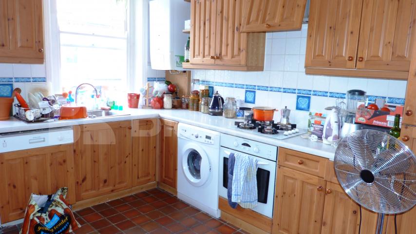 			NEW INSTRUCTION!, 2 Bedroom, 1 bath, 1 reception Flat			 Drylands Road, CROUCH END N8