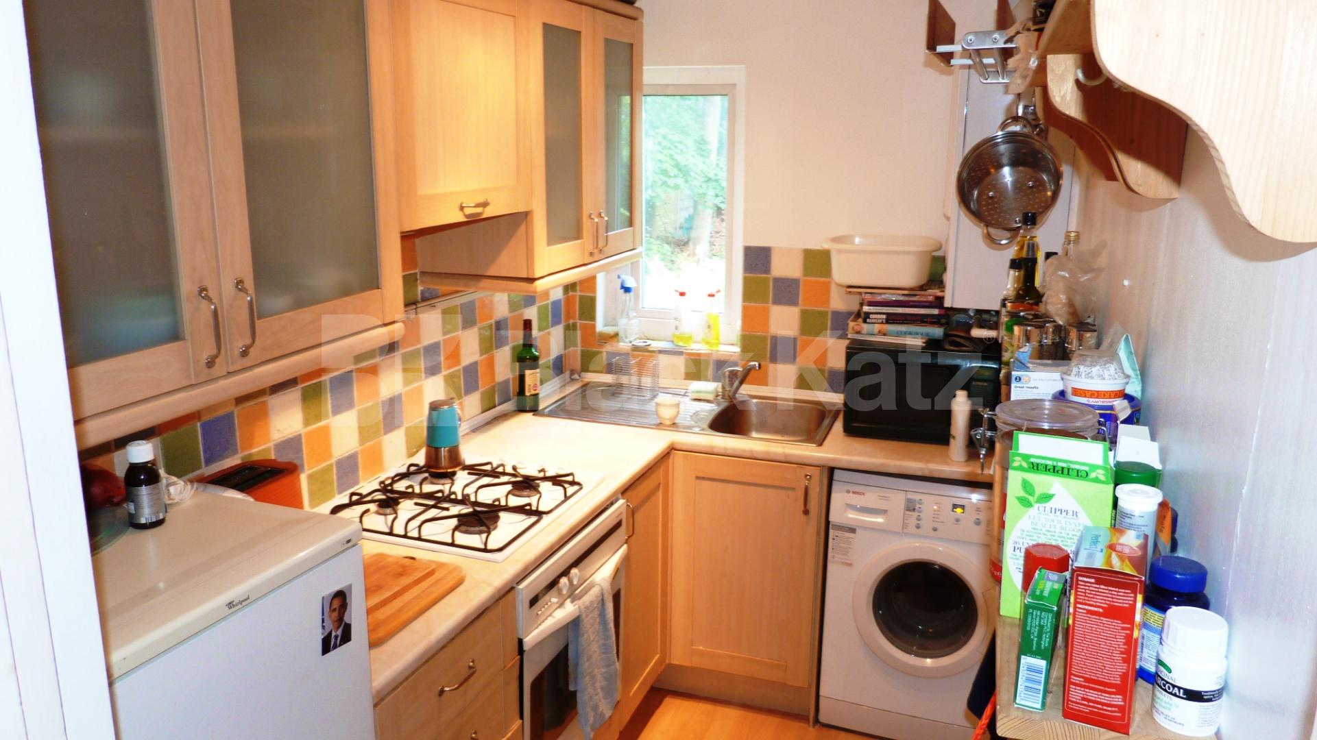 			1 Bedroom, 1 bath, 1 reception Ground Floor Flat			 Queens Avenue, MUSWELL HILL