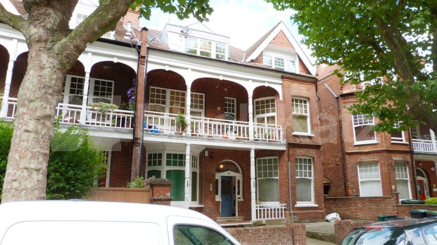 			1 Bedroom, 1 bath, 1 reception Ground Floor Flat			 Queens Avenue, MUSWELL HILL