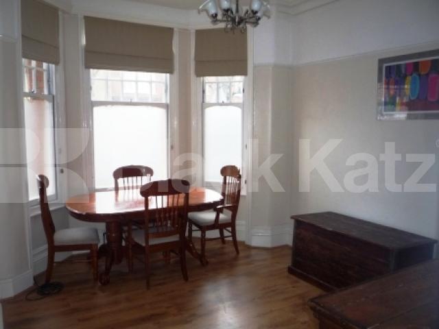 			FORTISMERE CATCHMENT!!, 3 Bedroom, 1 bath, 1 reception Flat			 Queens Avenue, MUSWELL HILL