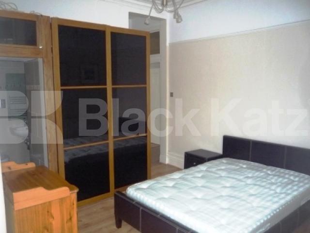 			FORTISMERE CATCHMENT!!, 3 Bedroom, 1 bath, 1 reception Flat			 Queens Avenue, MUSWELL HILL