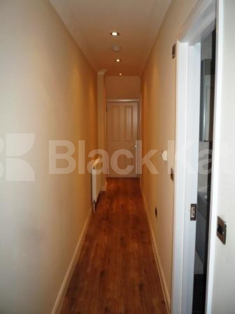			1 Bedroom, 1 bath, 1 reception Ground Floor Flat			 Middle Lane, CROUCH END