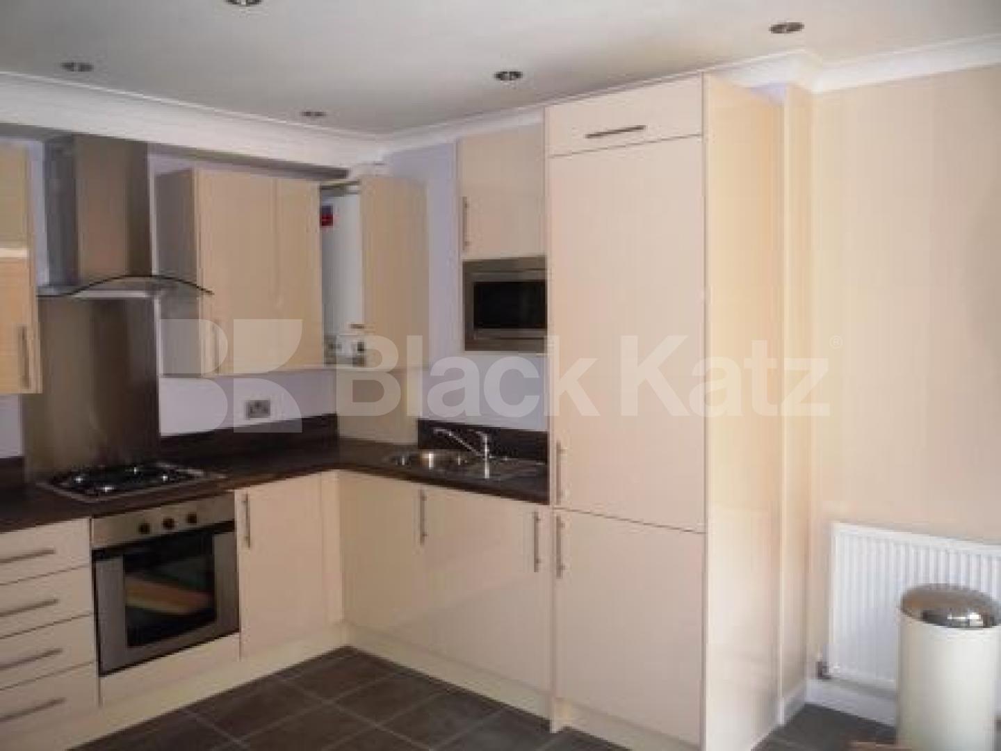 			1 Bedroom, 1 bath, 1 reception Ground Floor Flat			 Middle Lane, CROUCH END