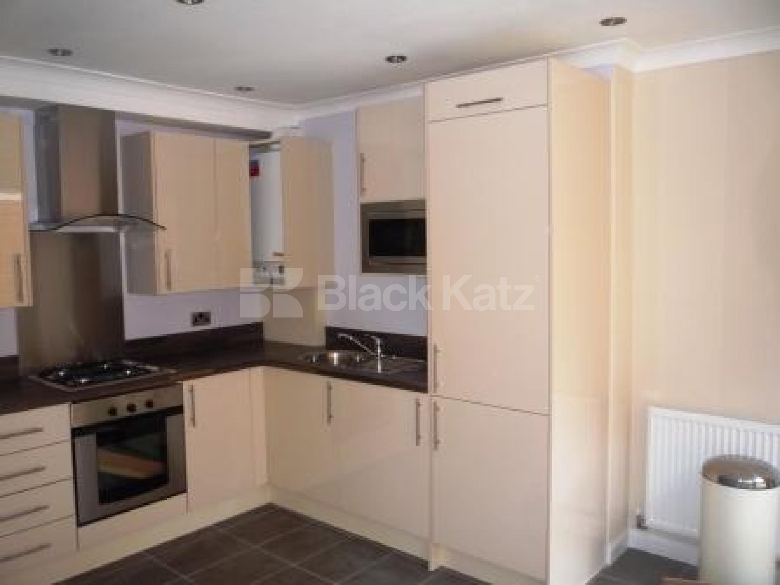 			1 Bedroom, 1 bath, 1 reception Ground Floor Flat			 Middle Lane, CROUCH END N8