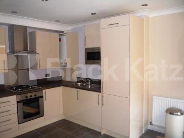 			1 Bedroom, 1 bath, 1 reception Ground Floor Flat			 Middle Lane, CROUCH END