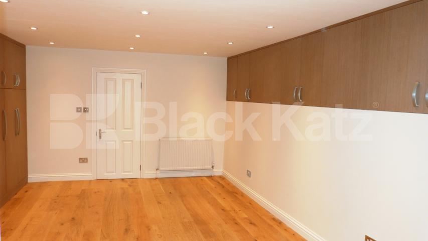 			2 Bedroom, 1 bath, 1 reception Flat			 Wolseley Road, Crouch End