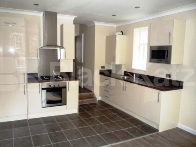 			2 Bedroom, 1 bath, 1 reception Flat			 Middle Lane, CROUCH END