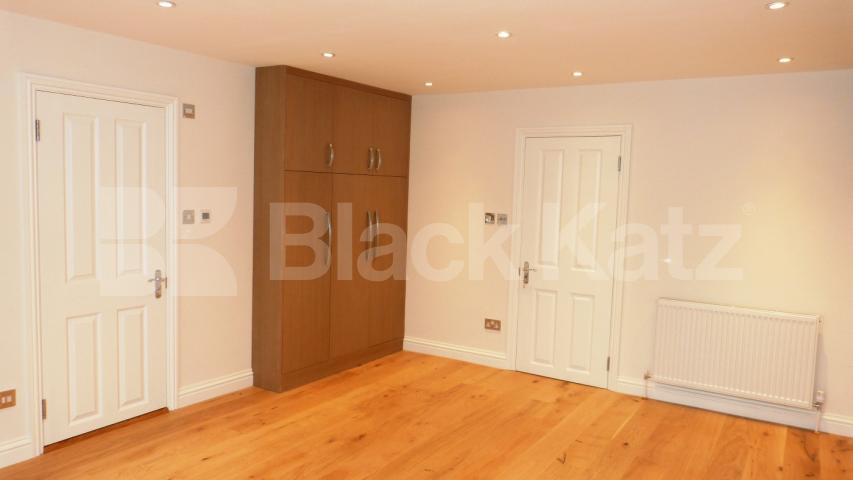 			2 Bedroom, 1 bath, 1 reception Flat			 Wolseley Road, Crouch End