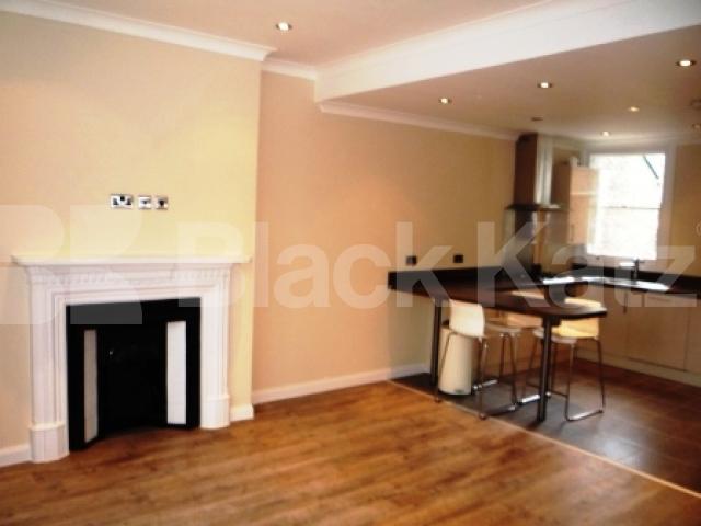 			Superb Flat!, 3 Bedroom, 1 bath, 1 reception Flat			 Middle Lane, CROUCH END