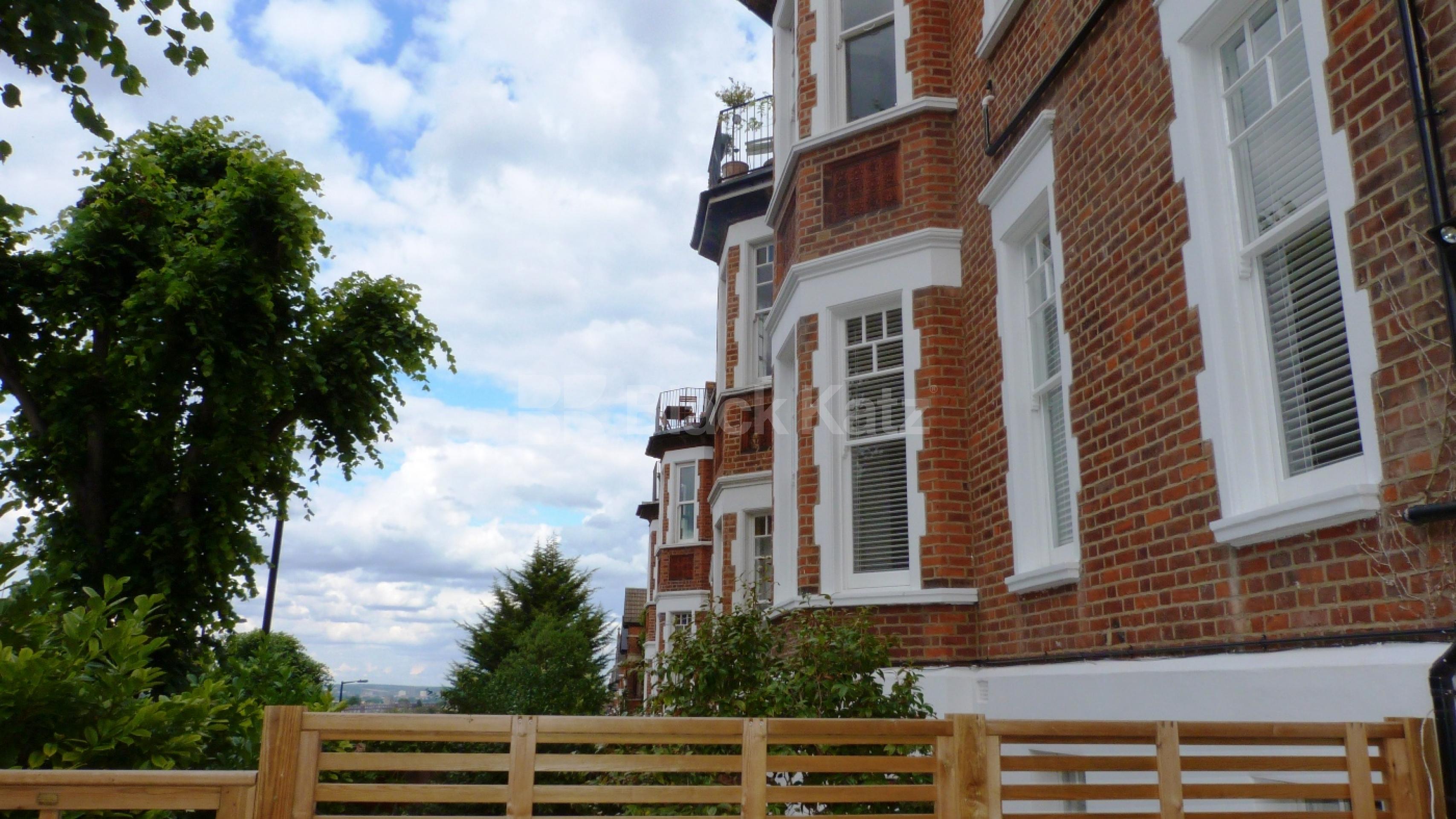 			2 Bedroom, 1 bath, 1 reception Flat			 Wolseley Road, Crouch End N8