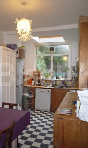 			LET!, 4 Bedroom, 1 bath, 1 reception House			 Elmfield Avenue, Crouch End