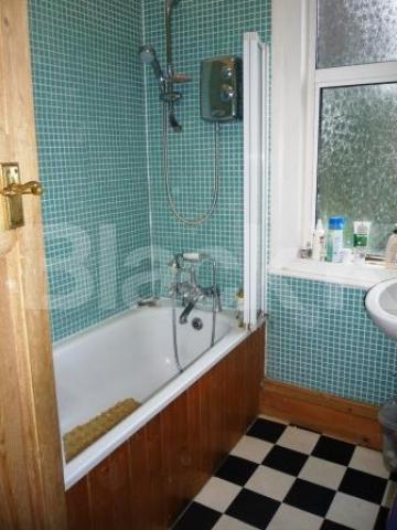 			LET!, 4 Bedroom, 1 bath, 1 reception House			 Elmfield Avenue, Crouch End