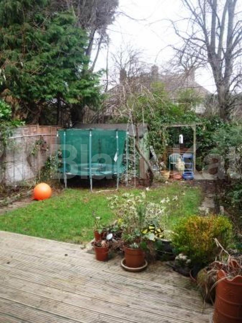 			LET!, 4 Bedroom, 1 bath, 1 reception House			 Elmfield Avenue, Crouch End