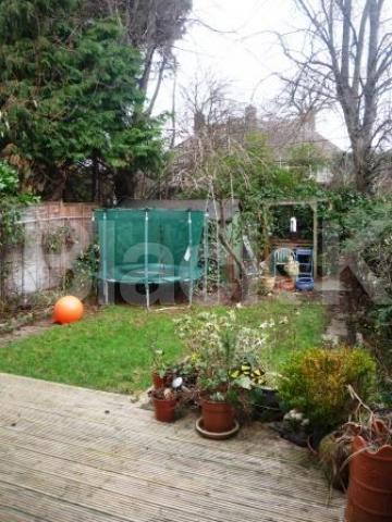 			LET!, 4 Bedroom, 1 bath, 1 reception House			 Elmfield Avenue, Crouch End