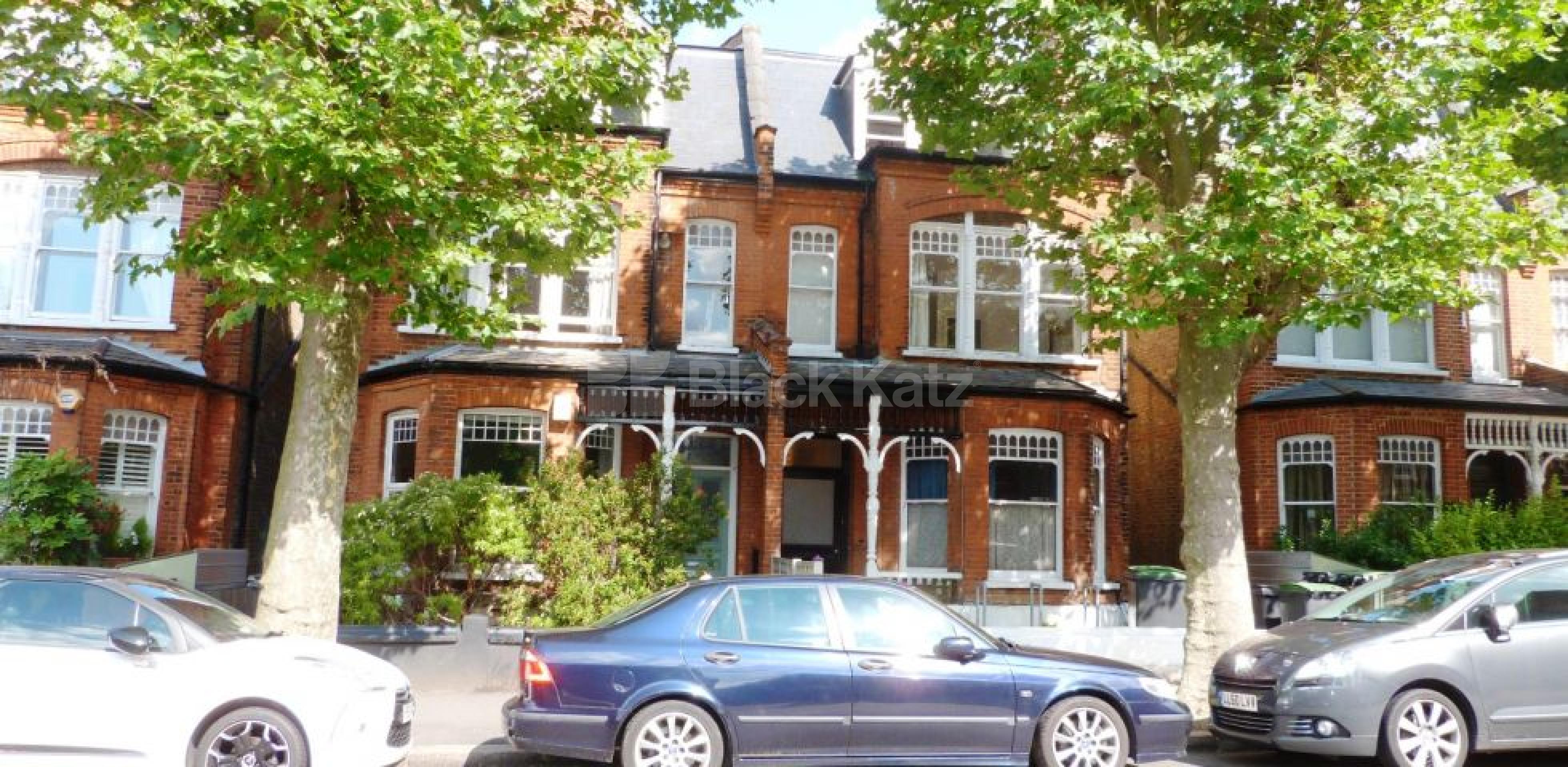 			Includes Water Rates !, Studio Apartment, 1 bath, 1 reception Studio			 Tetherdown, MUSWELL HILL N10