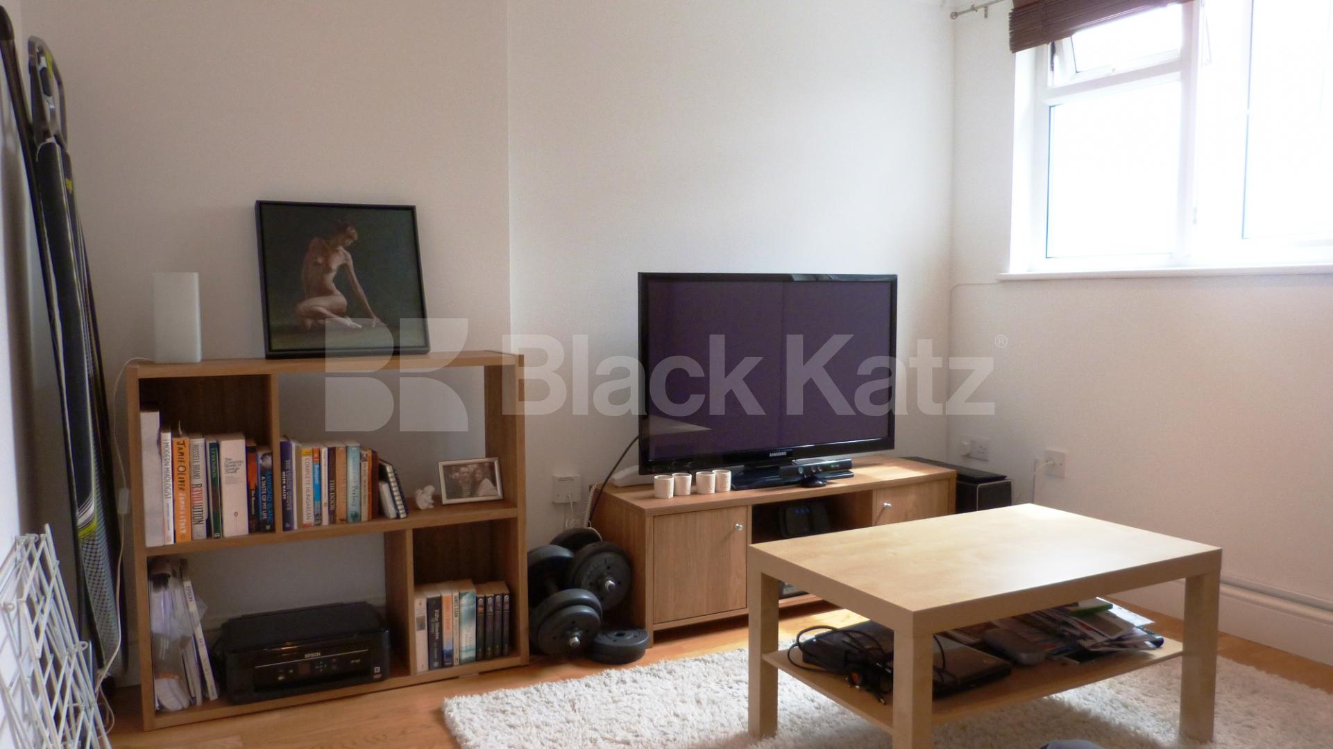 			1 Bedroom, 1 bath, 1 reception Flat			 Turnpike Lane, Hornsey