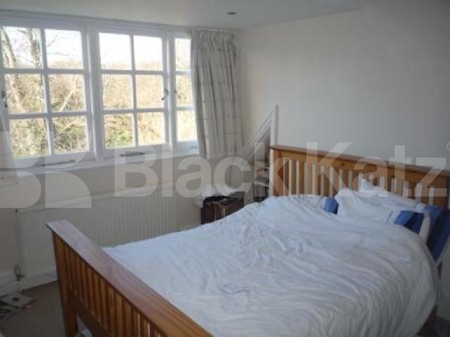 			LET, 2 Bedroom, 1 bath, 1 reception Flat			 Coolhurst Road, CROUCH END