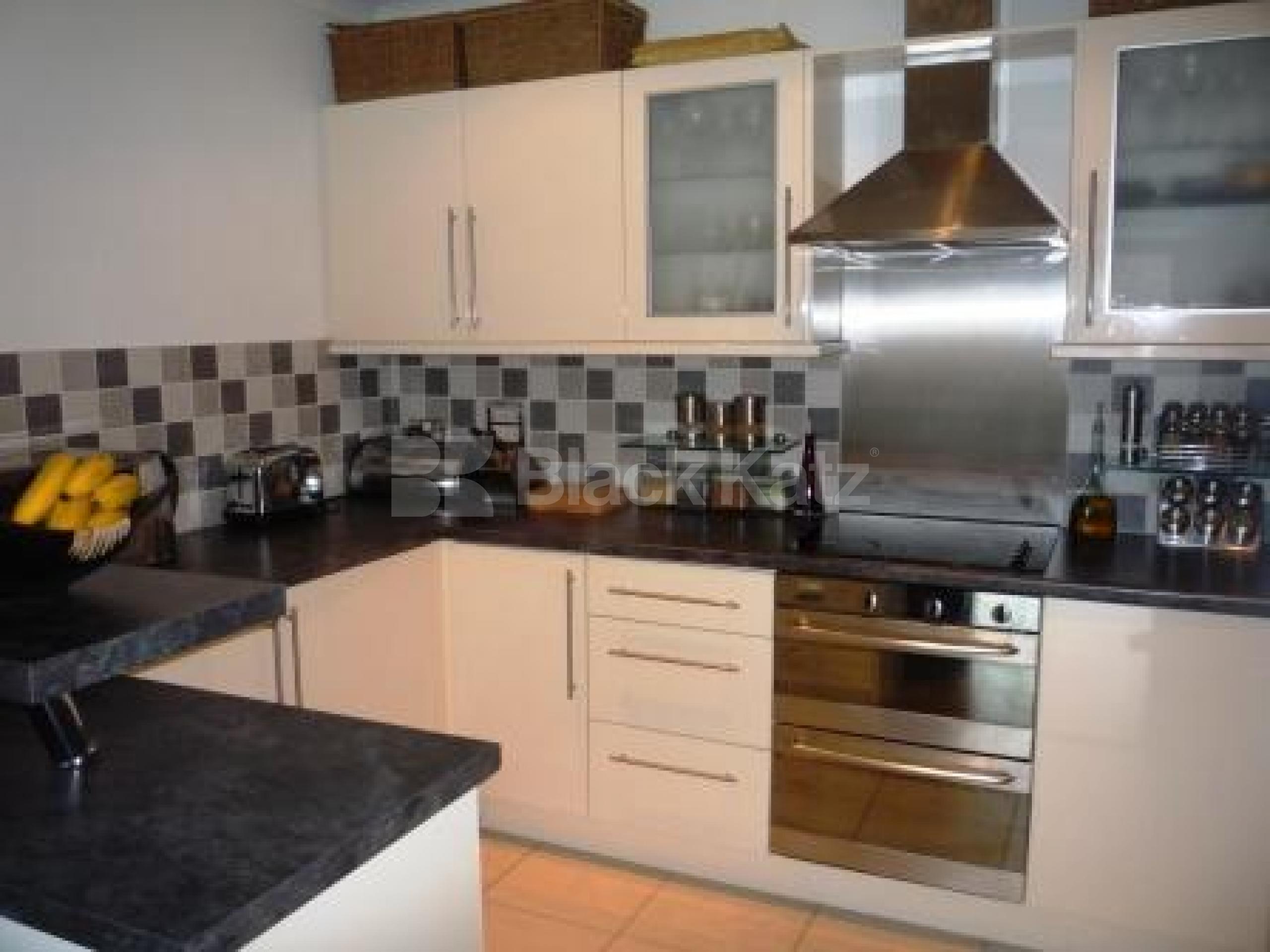 			2 Bedroom, 1 bath, 1 reception Apartment			 Northpoint, CROUCH END N8