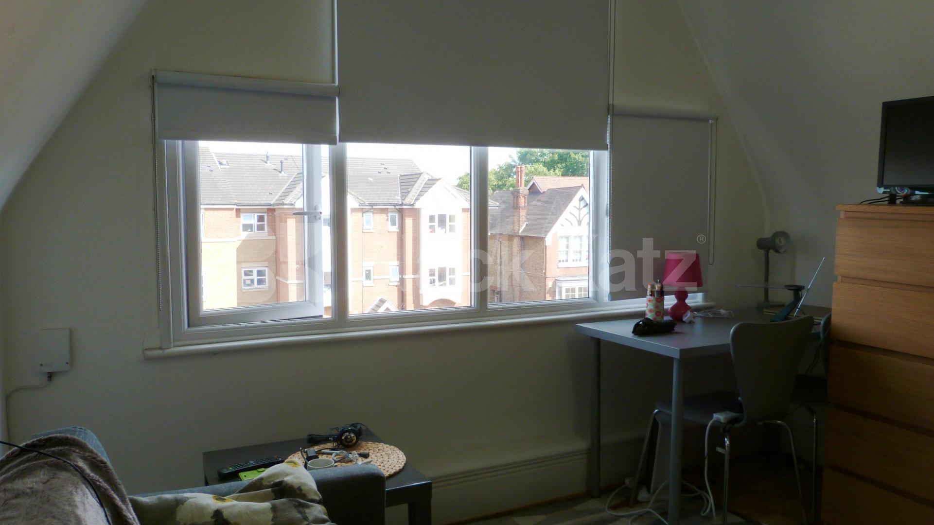 			Price Reduced !, 1 Bedroom, 1 bath, 1 reception Flat			 Green Lanes, Palmers Green