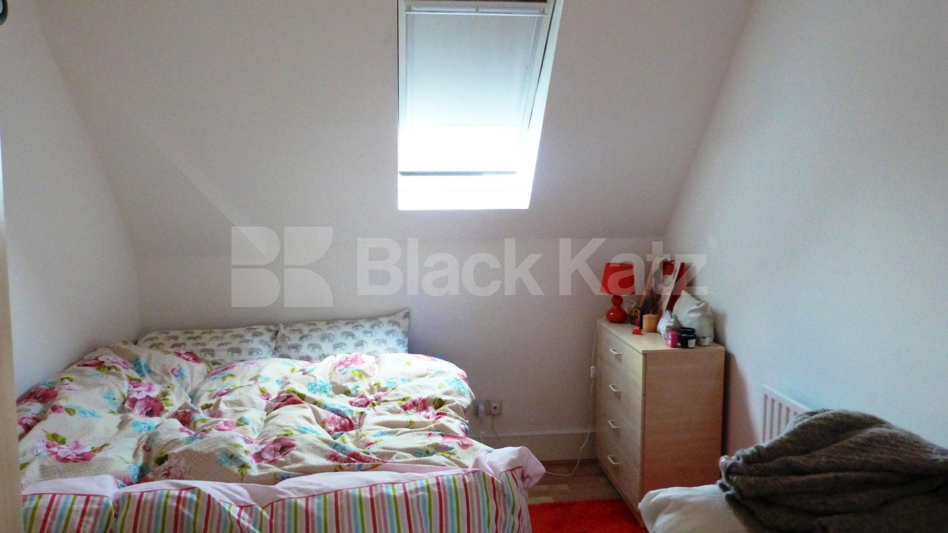 			Price Reduced !, 1 Bedroom, 1 bath, 1 reception Flat			 Green Lanes, Palmers Green
