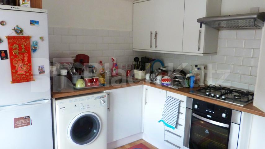 			Price Reduced !, 1 Bedroom, 1 bath, 1 reception Flat			 Green Lanes, Palmers Green