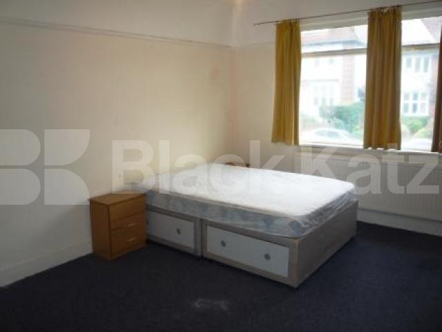 			1 Bedroom, 1 bath, 1 reception Flat			 Cholmley Park, HIGHGATE