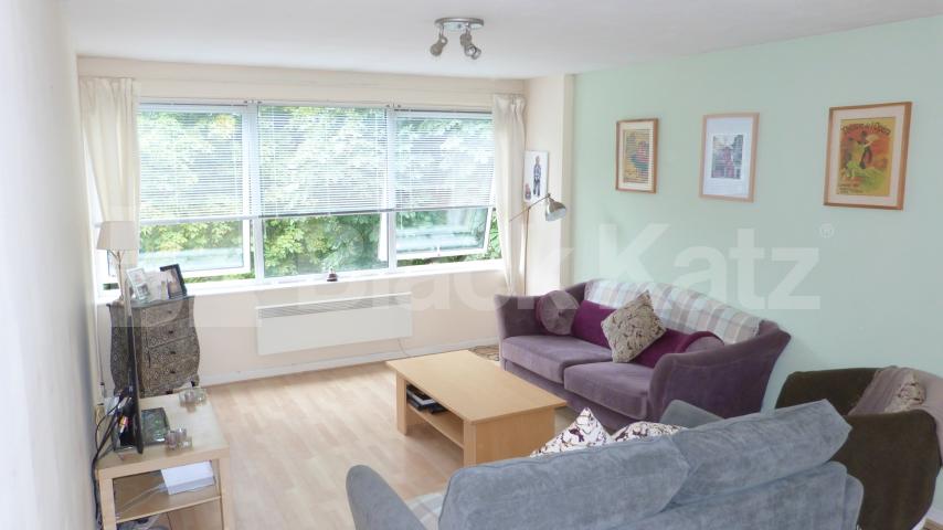 			1 Bedroom, 1 bath, 1 reception Flat			 Colney Hatch Lane, MUSWELL HILL