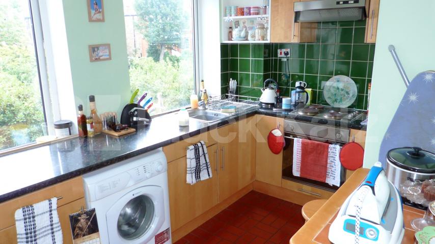 			1 Bedroom, 1 bath, 1 reception Flat			 Colney Hatch Lane, MUSWELL HILL