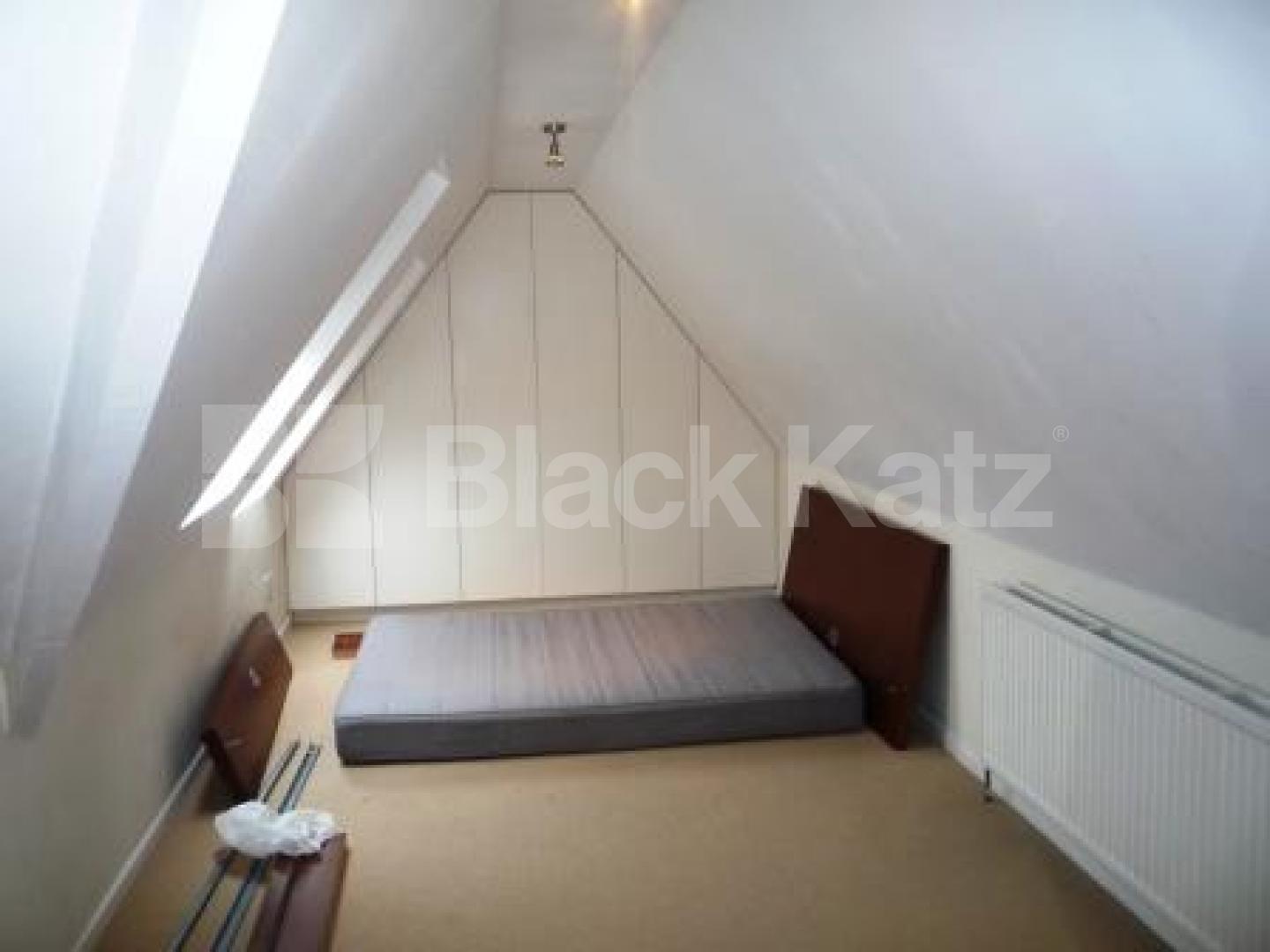 			INCLUDES ALL BILLS!, 2 Bedroom, 1 bath, 1 reception Flat			 Muswell Avenue, MUSWELL HILL