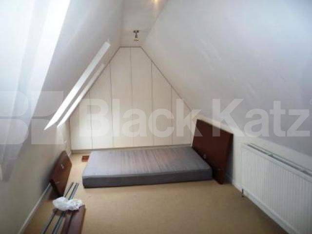 			INCLUDES ALL BILLS!, 2 Bedroom, 1 bath, 1 reception Flat			 Muswell Avenue, MUSWELL HILL