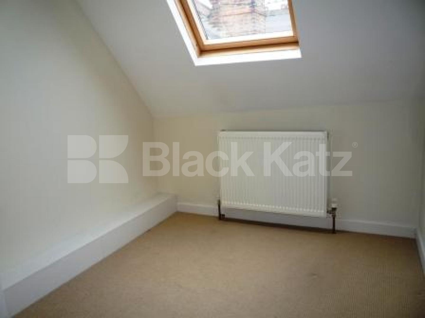 			INCLUDES ALL BILLS!, 2 Bedroom, 1 bath, 1 reception Flat			 Muswell Avenue, MUSWELL HILL