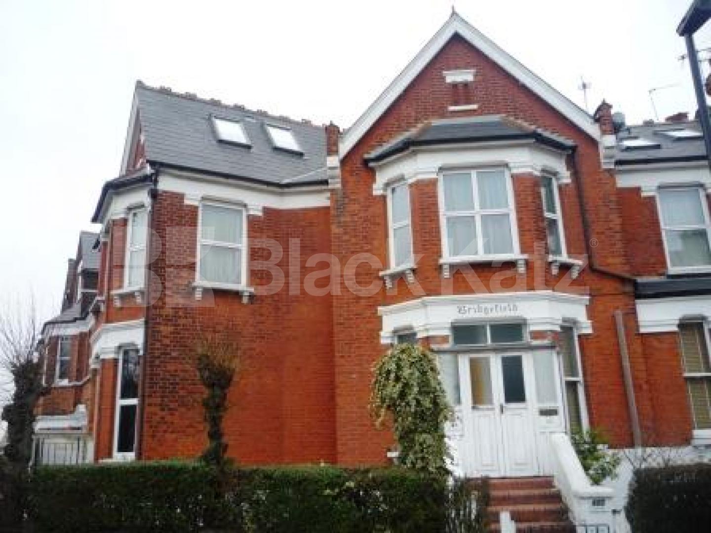 			INCLUDES ALL BILLS!, 2 Bedroom, 1 bath, 1 reception Flat			 Muswell Avenue, MUSWELL HILL