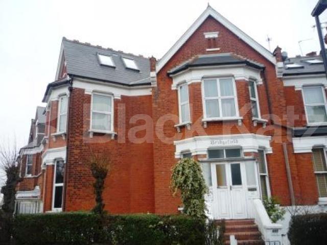 			INCLUDES ALL BILLS!, 2 Bedroom, 1 bath, 1 reception Flat			 Muswell Avenue, MUSWELL HILL