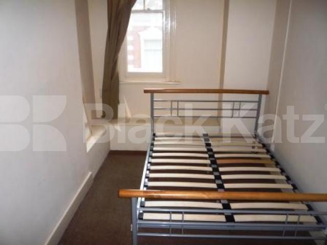 			1 Bedroom, 1 bath, 1 reception Flat			 Broadway Parade, CROUCH END