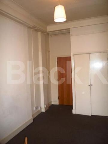 			1 Bedroom, 1 bath, 1 reception Flat			 Broadway Parade, CROUCH END