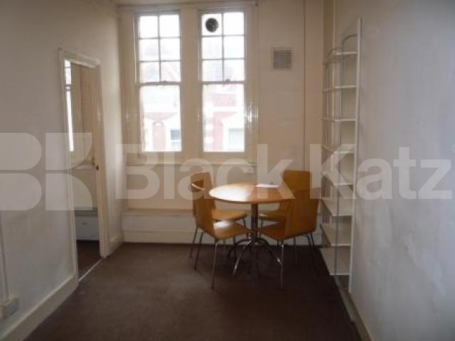 			1 Bedroom, 1 bath, 1 reception Flat			 Broadway Parade, CROUCH END