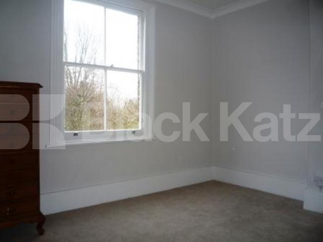 			2 Bedroom, 1 bath, 1 reception Flat			 Temple Road, CROUCH END