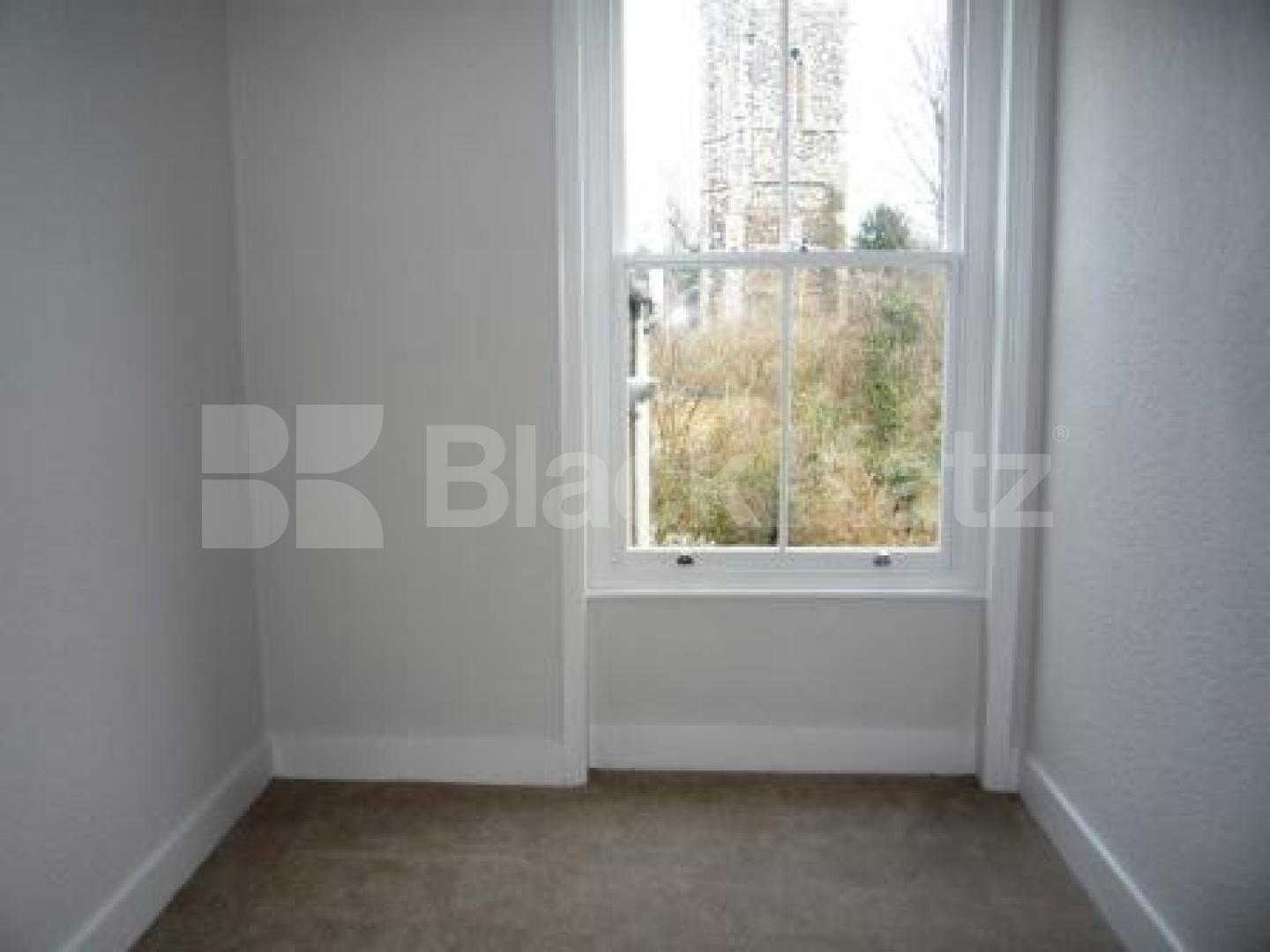			2 Bedroom, 1 bath, 1 reception Flat			 Temple Road, CROUCH END