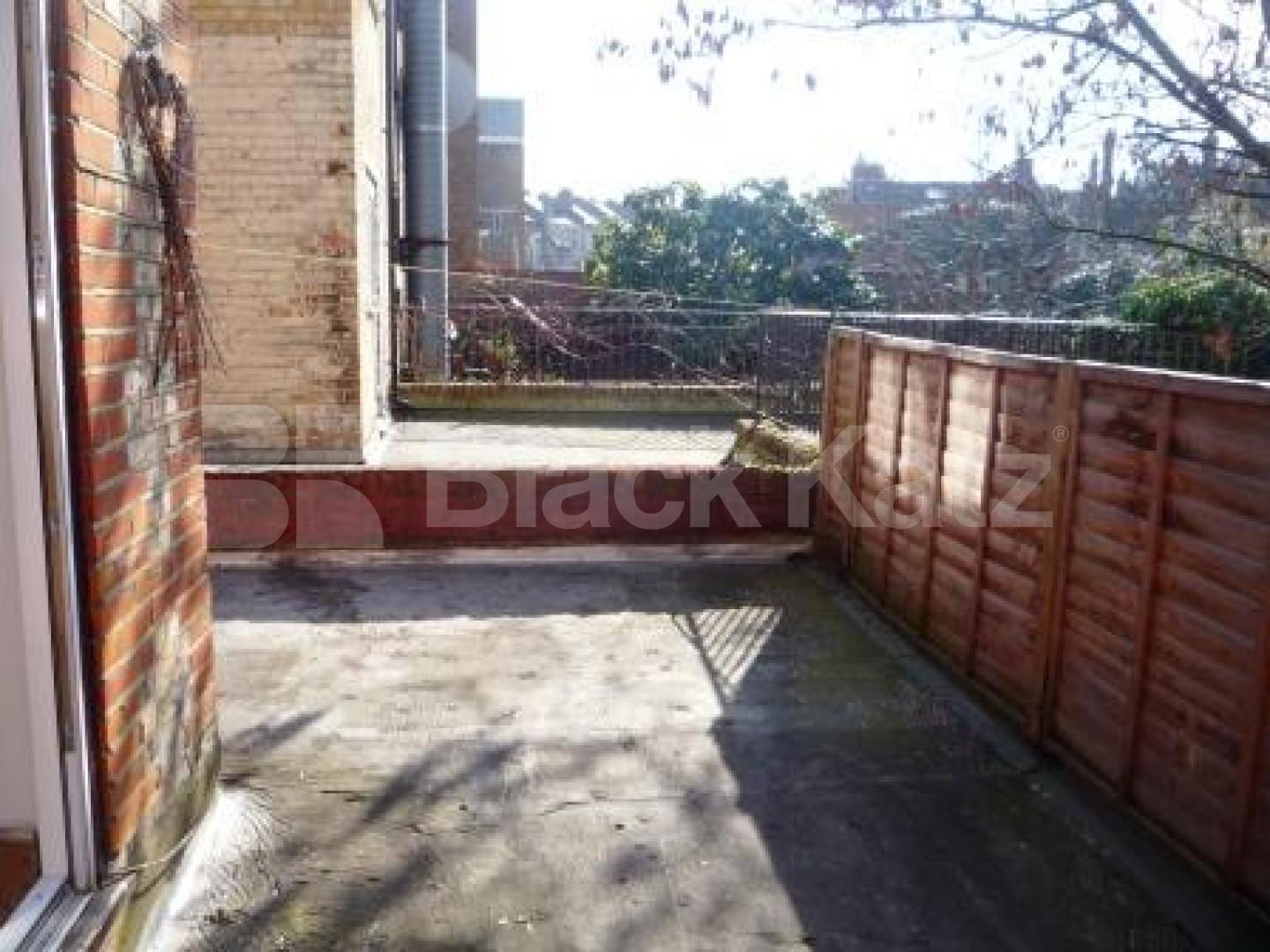 			Available Now, 1 Bedroom, 1 bath, 1 reception Flat			 Park Road, CROUCH END