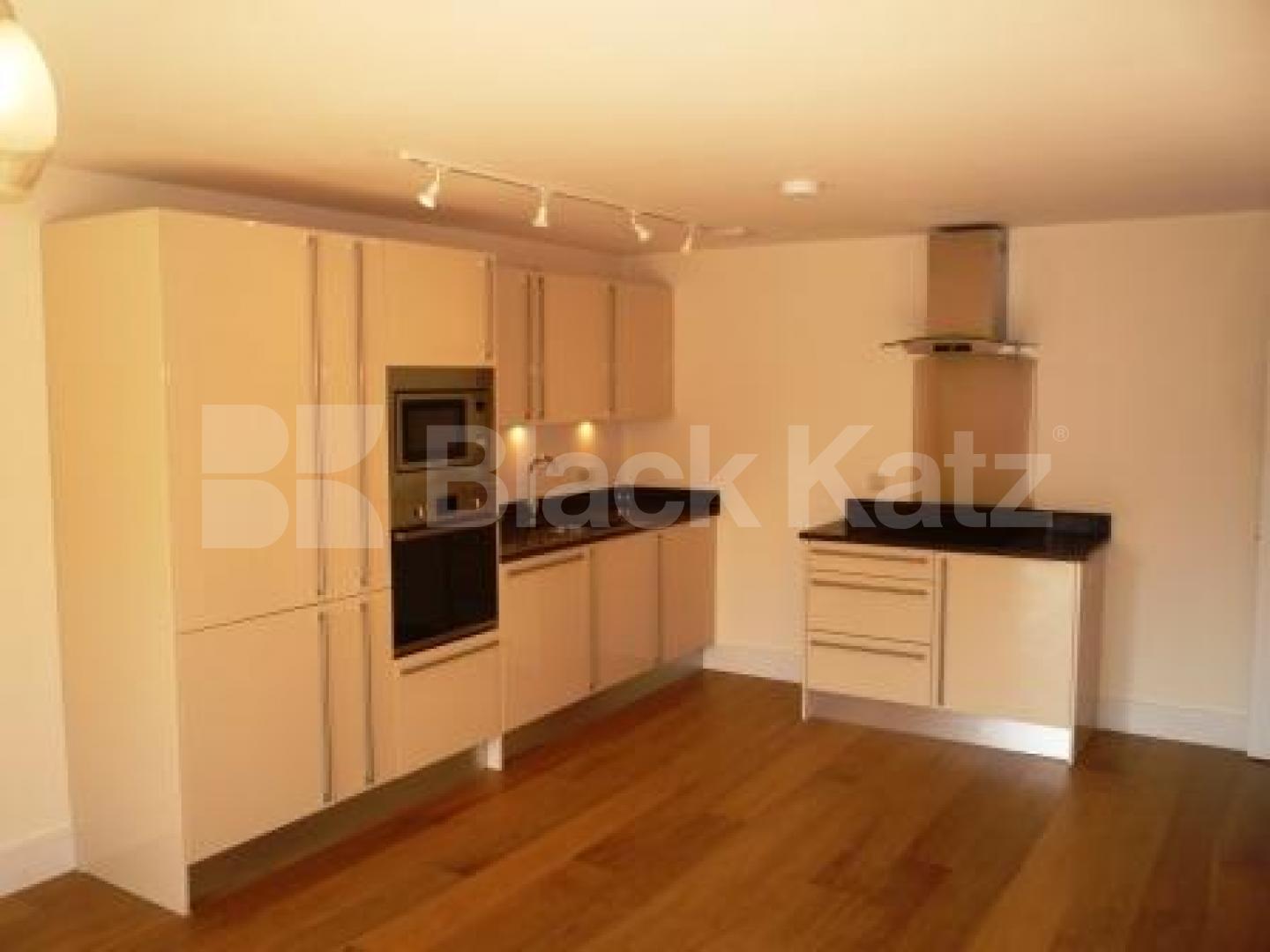 			2 Bedroom, 1 bath, 1 reception Ground Floor Flat			 Shepherds Hill, HIGHGATE