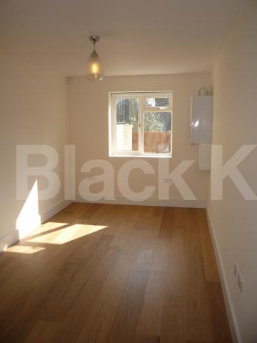 			2 Bedroom, 1 bath, 1 reception Ground Floor Flat			 Shepherds Hill, HIGHGATE