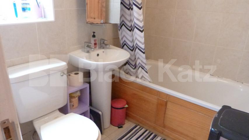 			Great price!, 1 Bedroom, 1 bath, 1 reception Flat			 Beaconsfield Road, New Southgate