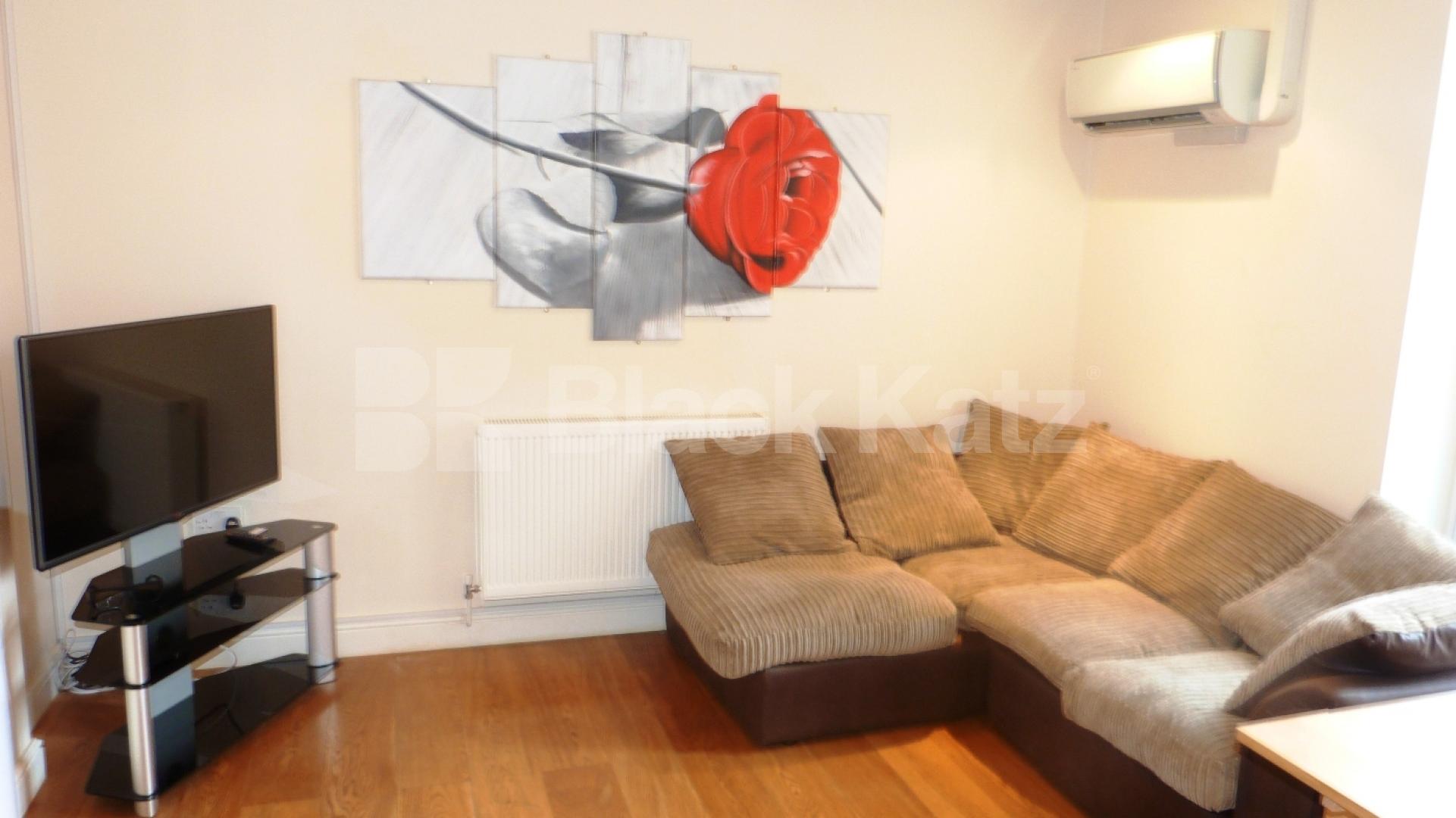 			Immediate vieiwing essential!, 2 Bedroom, 1 bath, 1 reception Flat			 High Street Hornsey, Hornsey
