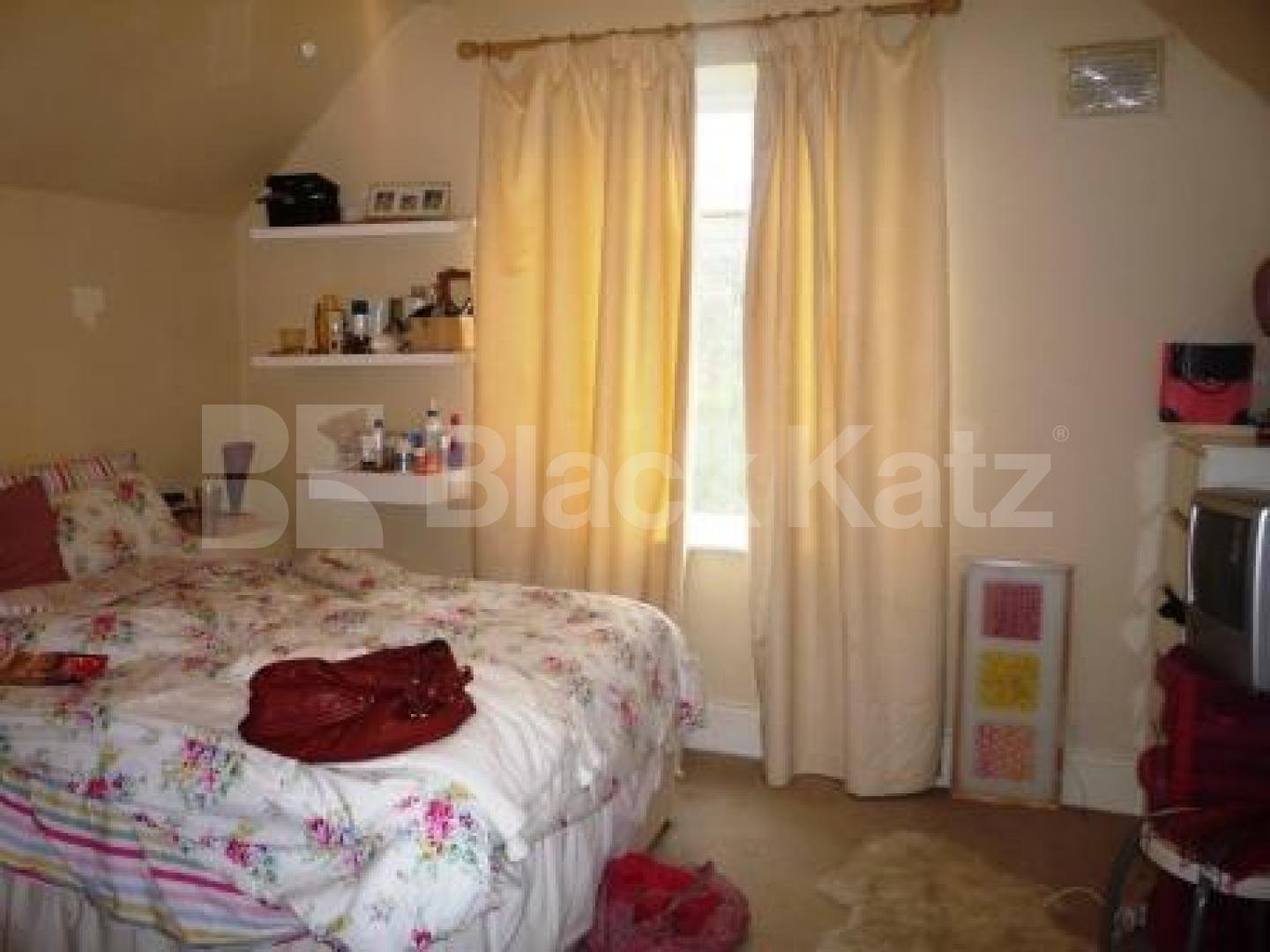 			LET, 2 Bedroom, 1 bath, 1 reception Flat			 Crouch Hill, CROUCH END